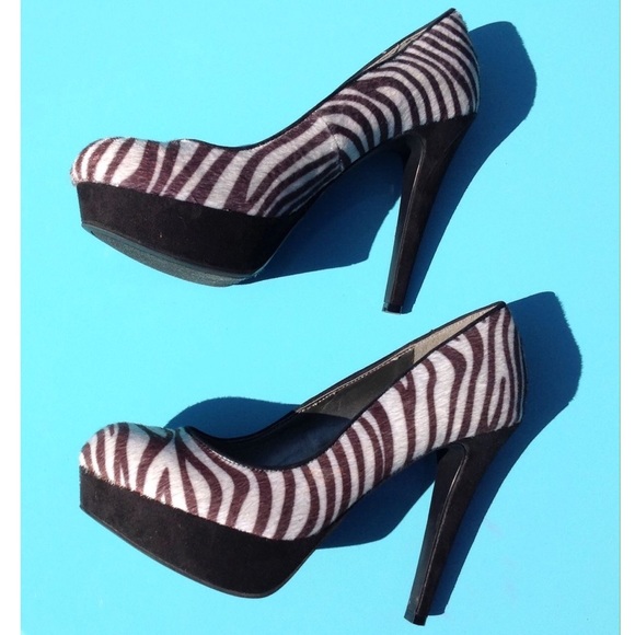 Zebra print platform pumps by Guess - Picture 3 of 8
